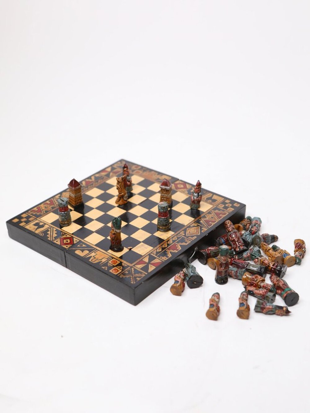 Vintage Peruvian Inca  Spanish Conquistador Wooden Mini Chess Set Game Case
